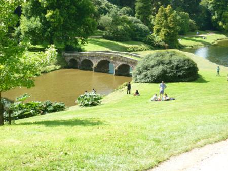 images/stourhead-bridge.jpg