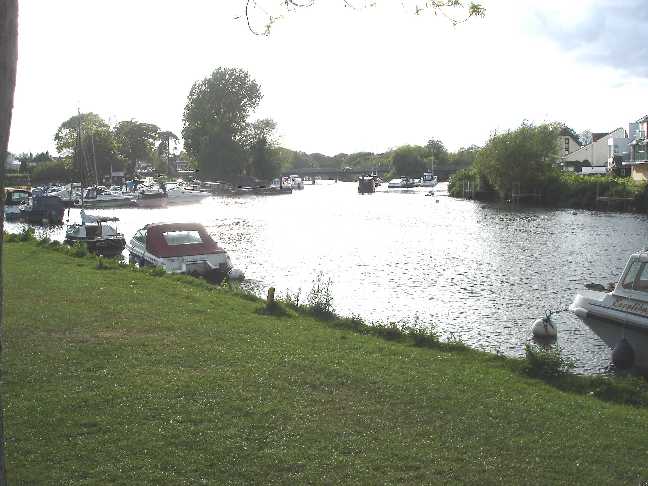 Tuckon Bridge across River Stour